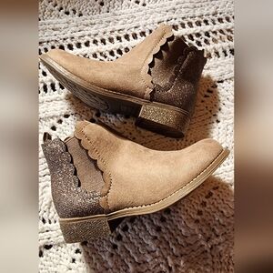 NEW Sparkly Tan Toddler Boots